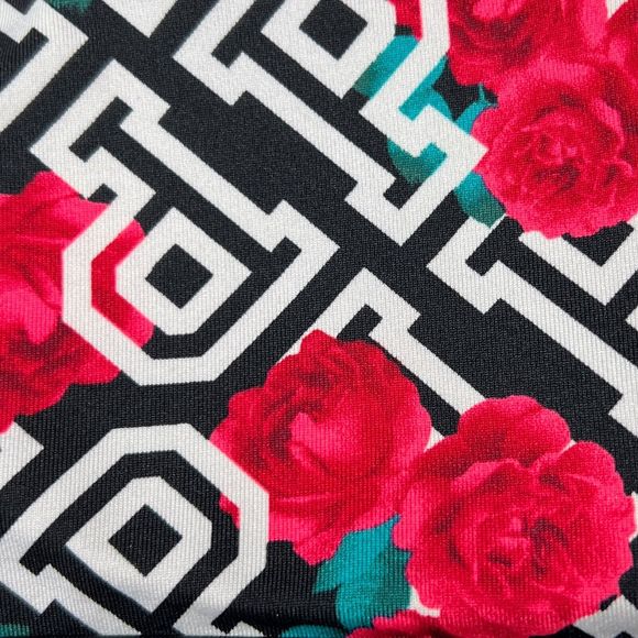 Victorias Secret Pink Ultimate Sport Bra M Logo Floral Print Light Support Black - Picture 6 of 10